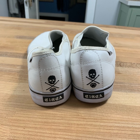 Men’s Circa Shoes - Picture 3 of 5